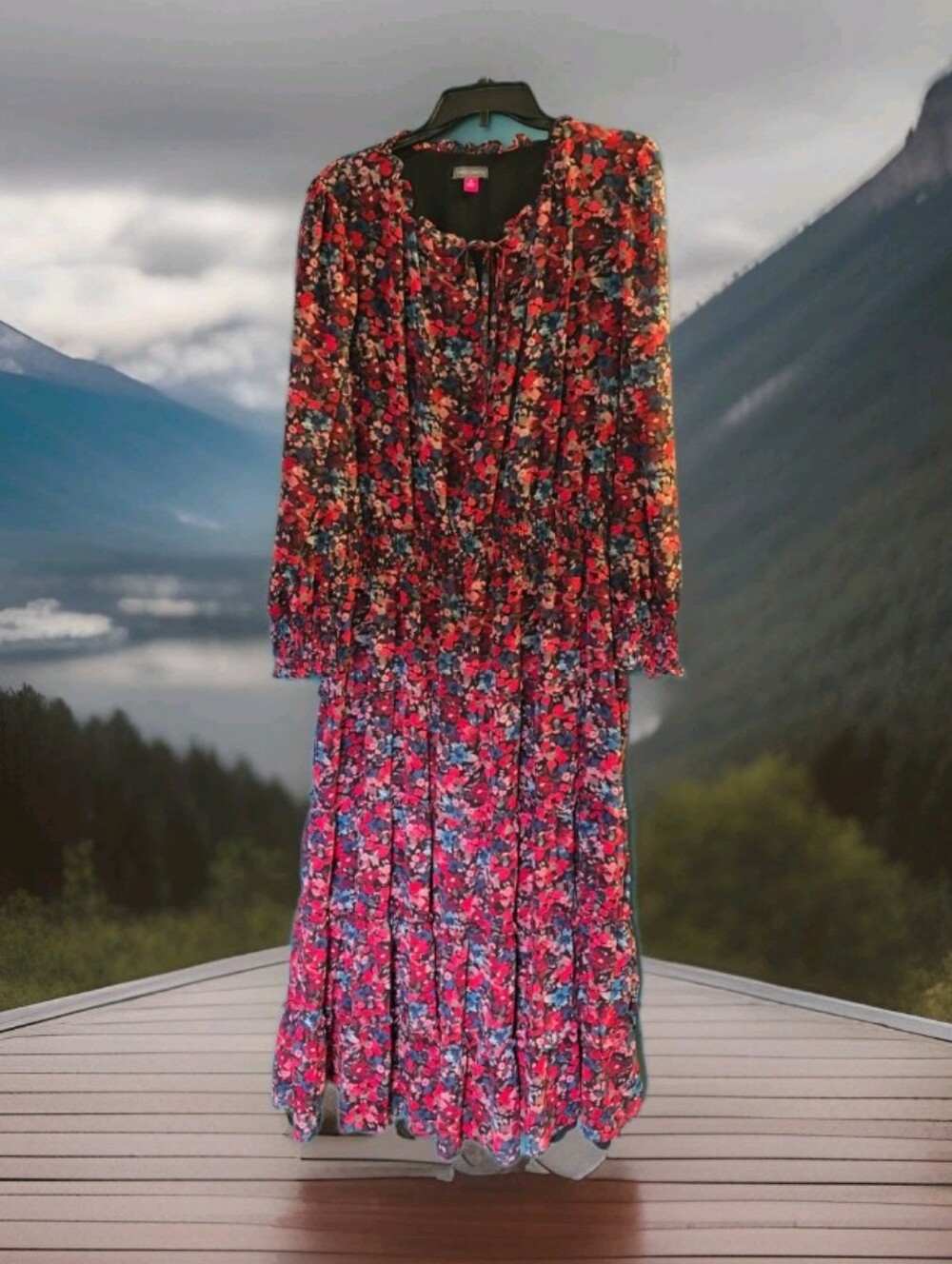 Vince Camuto Floral Long Sleeve Maxi Tiered Dress in Red & Teal Tie Keyhole Neck